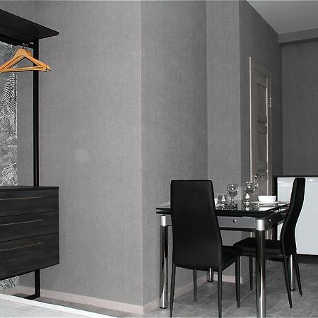Solo Apartment Virmenska 키예프 외부 사진