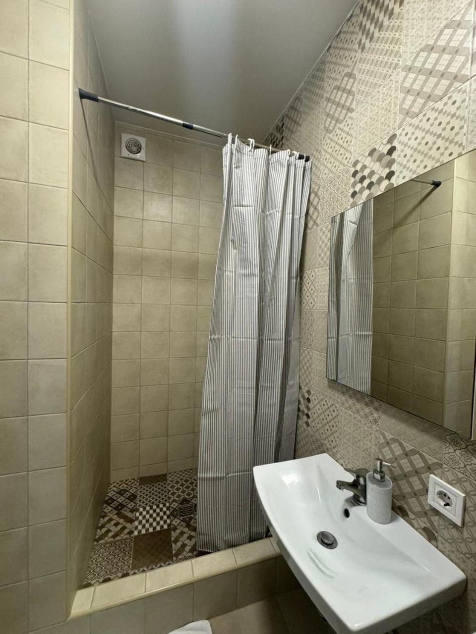 Solo Apartment Virmenska 키예프 외부 사진