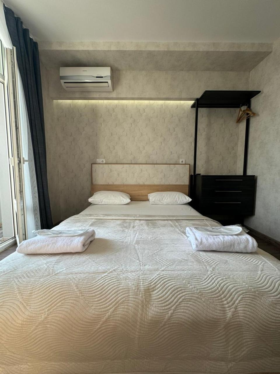 Solo Apartment Virmenska 키예프 외부 사진